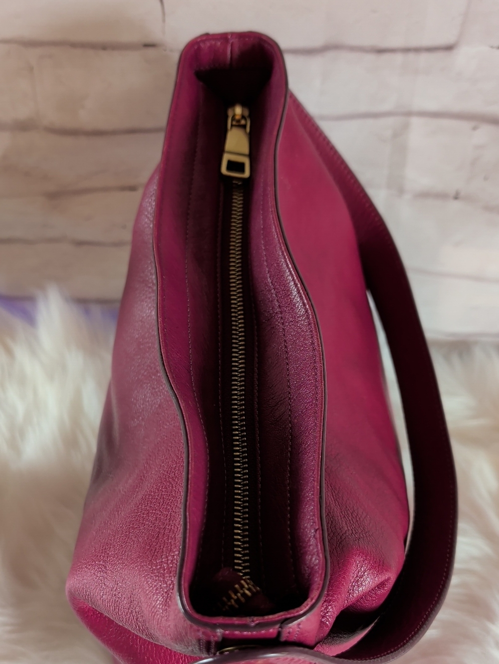 Fossil Pebbled Leather Shoulder Bag in Berry Purple - Picture 6 of 12